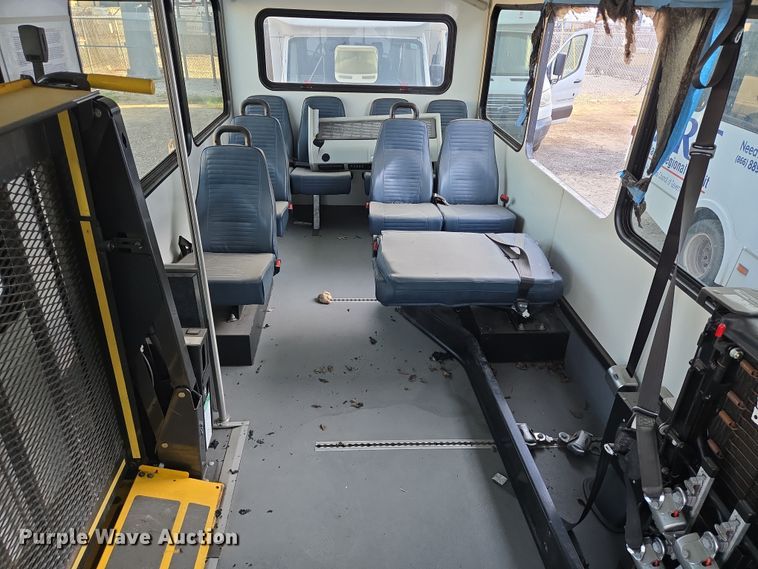 image for item NQ9195 2018 Glaval Ford Transit 350HD shuttle bus