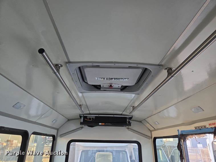 image for item NQ9195 2018 Glaval Ford Transit 350HD shuttle bus