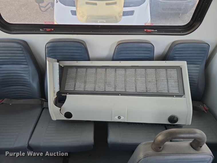 image for item NQ9195 2018 Glaval Ford Transit 350HD shuttle bus