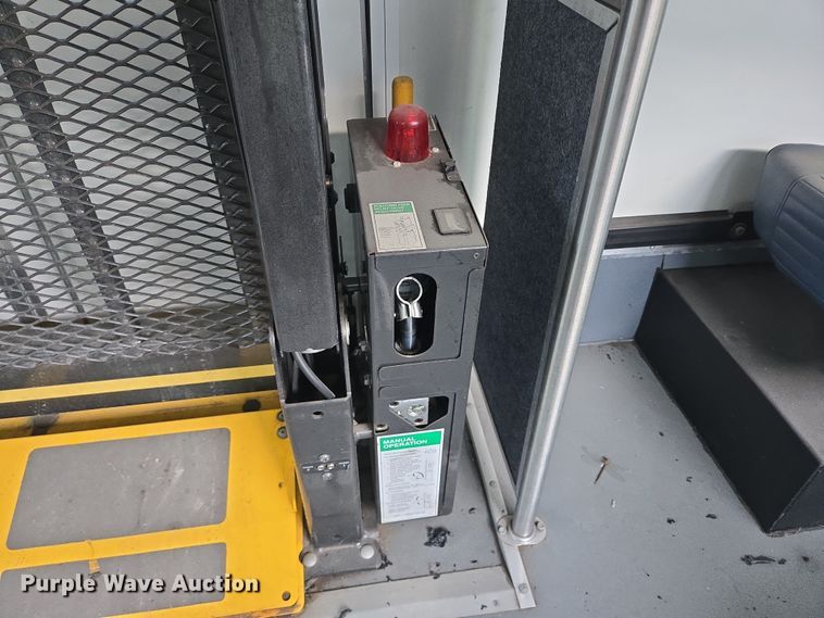 image for item NQ9195 2018 Glaval Ford Transit 350HD shuttle bus