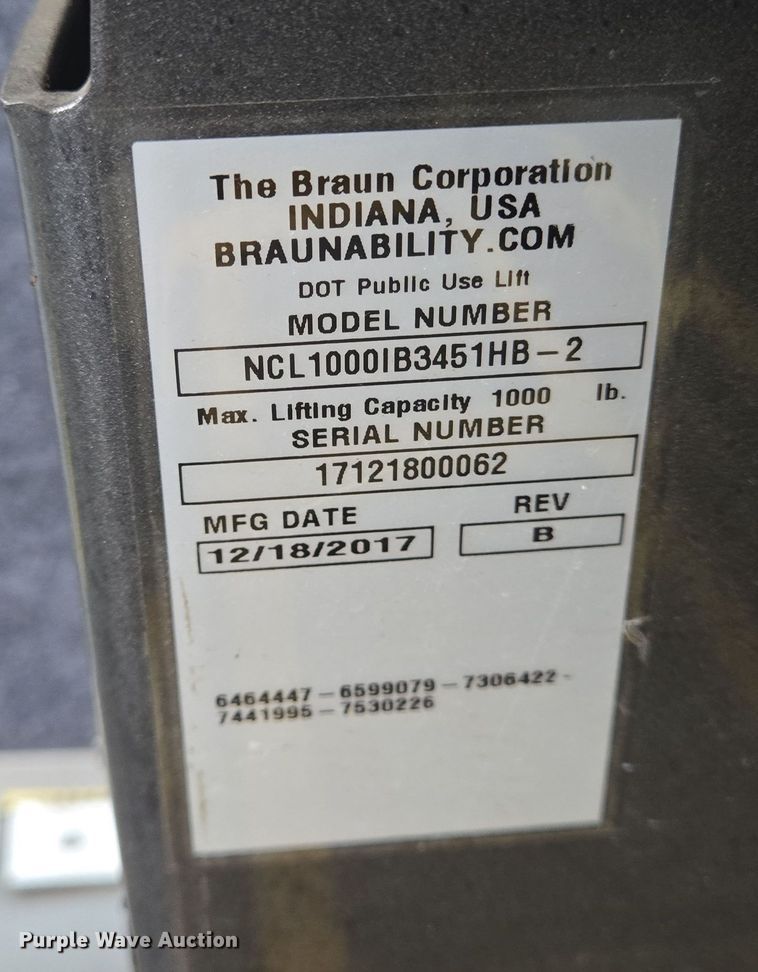 image for item NQ9195 2018 Glaval Ford Transit 350HD shuttle bus