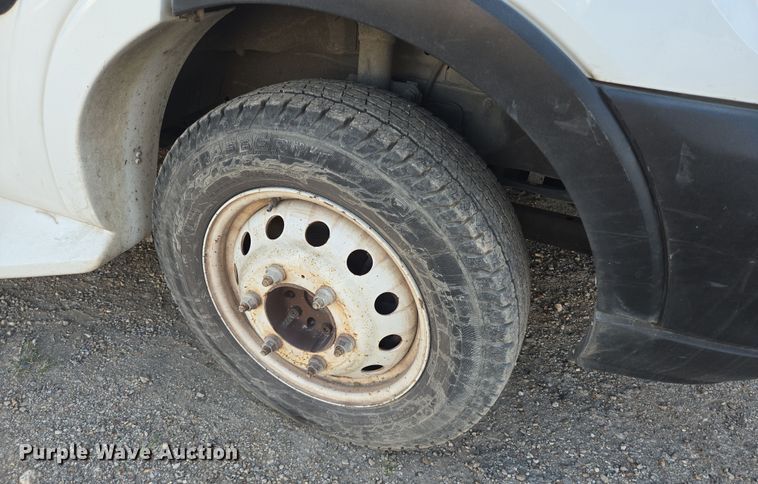 image for item NQ9195 2018 Glaval Ford Transit 350HD shuttle bus