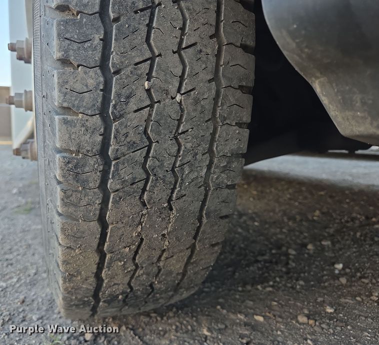 image for item NQ9195 2018 Glaval Ford Transit 350HD shuttle bus