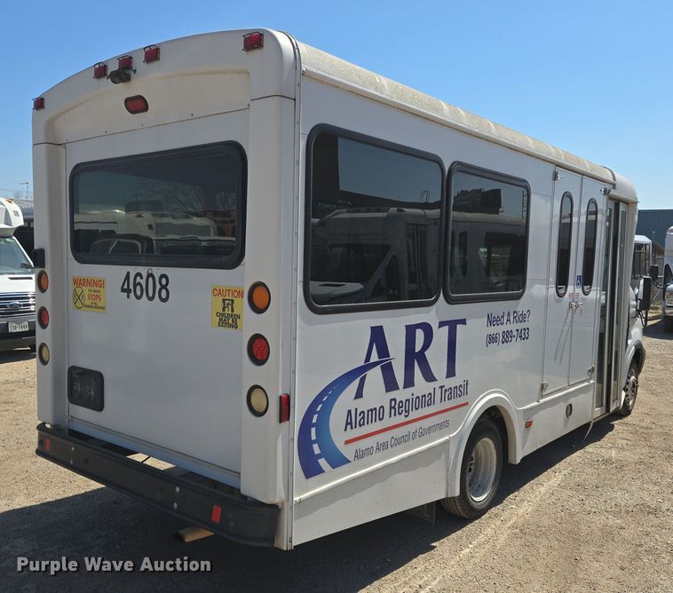 image for item NQ9196 2018 Glaval Ford Transit 350 shuttle bus