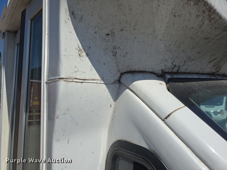 image for item NQ9196 2018 Glaval Ford Transit 350 shuttle bus