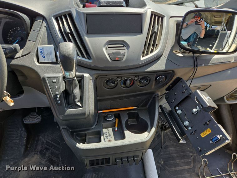 image for item NQ9196 2018 Glaval Ford Transit 350 shuttle bus