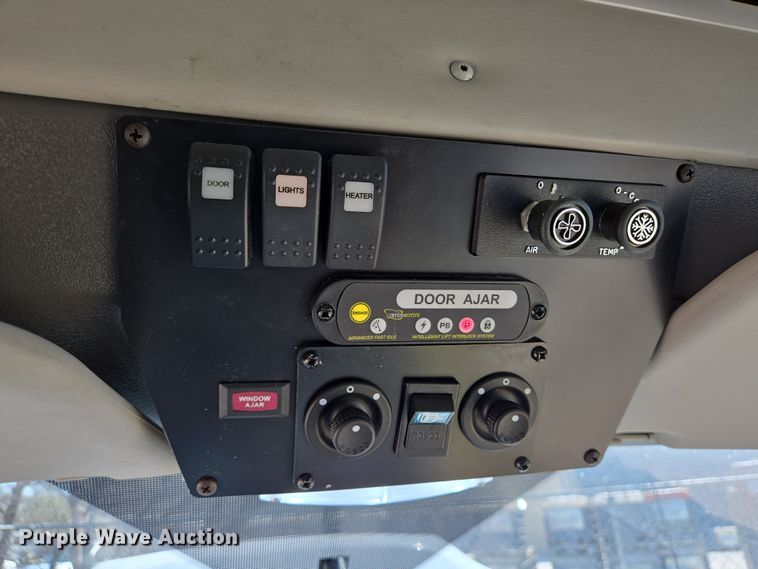 image for item NQ9196 2018 Glaval Ford Transit 350 shuttle bus