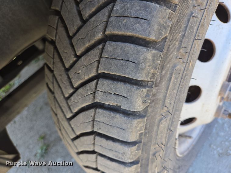 image for item NQ9196 2018 Glaval Ford Transit 350 shuttle bus