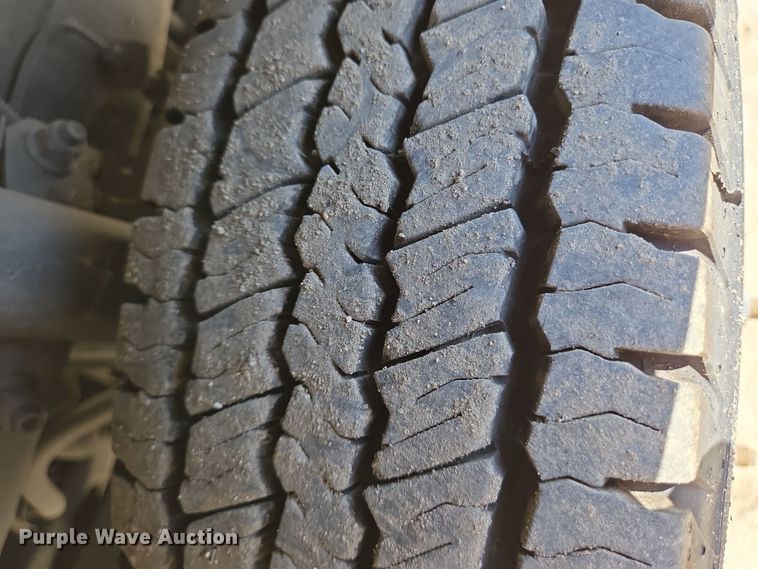 image for item NQ9196 2018 Glaval Ford Transit 350 shuttle bus