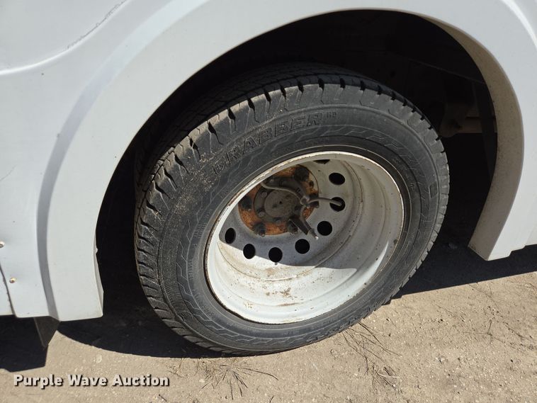 image for item NQ9196 2018 Glaval Ford Transit 350 shuttle bus