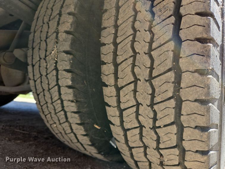 image for item NQ9196 2018 Glaval Ford Transit 350 shuttle bus