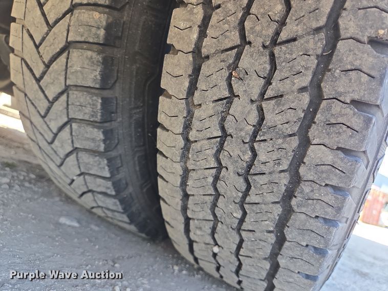 image for item NQ9196 2018 Glaval Ford Transit 350 shuttle bus