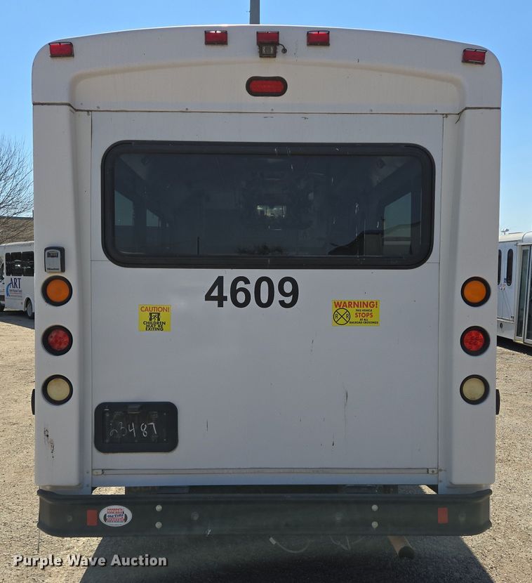 image for item NQ9197 2018 Ford Transit 350 shuttle bus