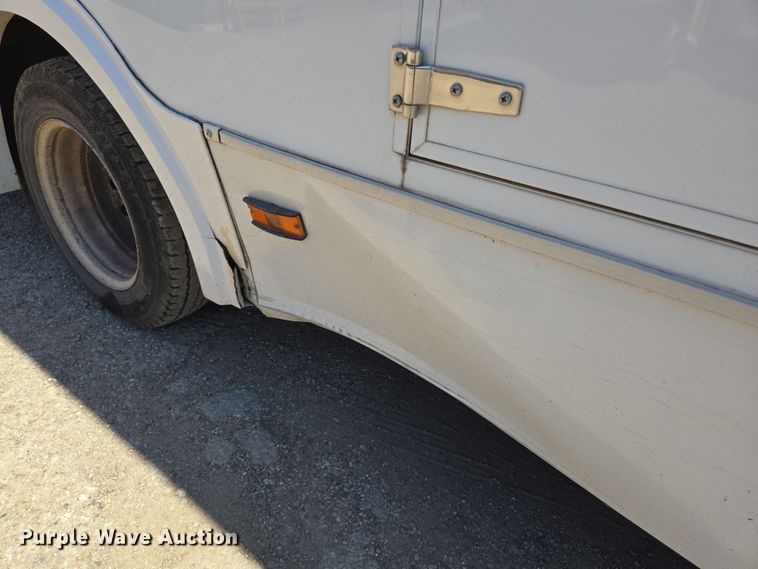 image for item NQ9197 2018 Ford Transit 350 shuttle bus