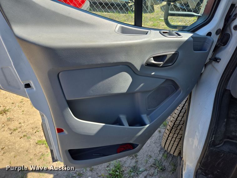 image for item NQ9197 2018 Ford Transit 350 shuttle bus