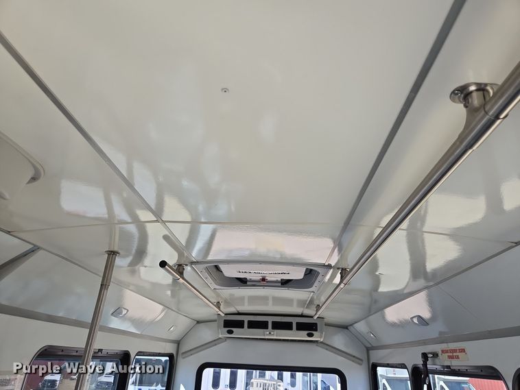 image for item NQ9197 2018 Ford Transit 350 shuttle bus