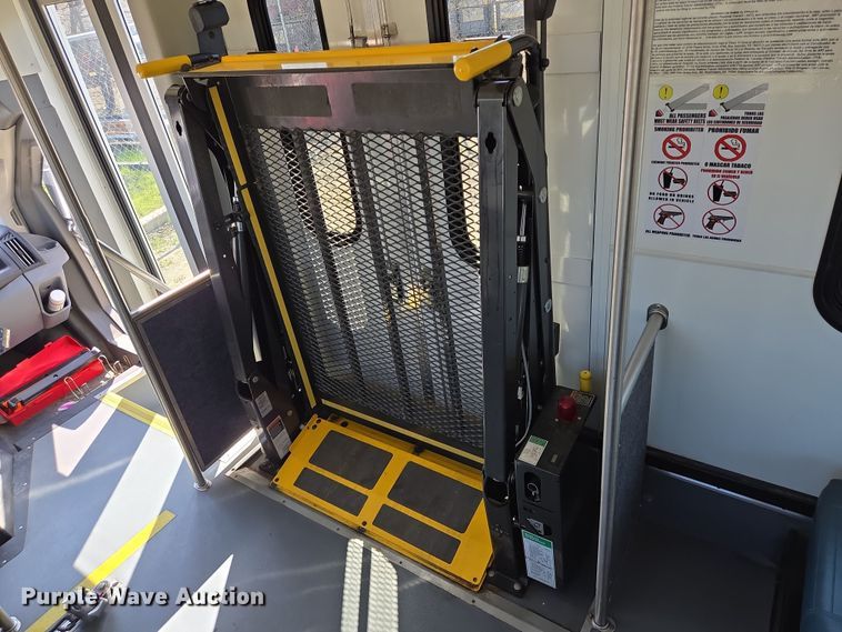 image for item NQ9197 2018 Ford Transit 350 shuttle bus