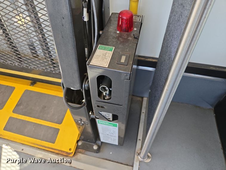 image for item NQ9197 2018 Ford Transit 350 shuttle bus