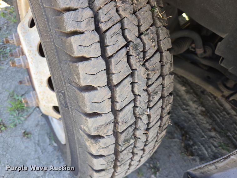 image for item NQ9197 2018 Ford Transit 350 shuttle bus