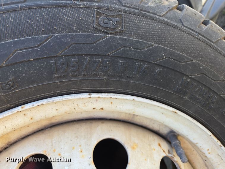 image for item NQ9197 2018 Ford Transit 350 shuttle bus