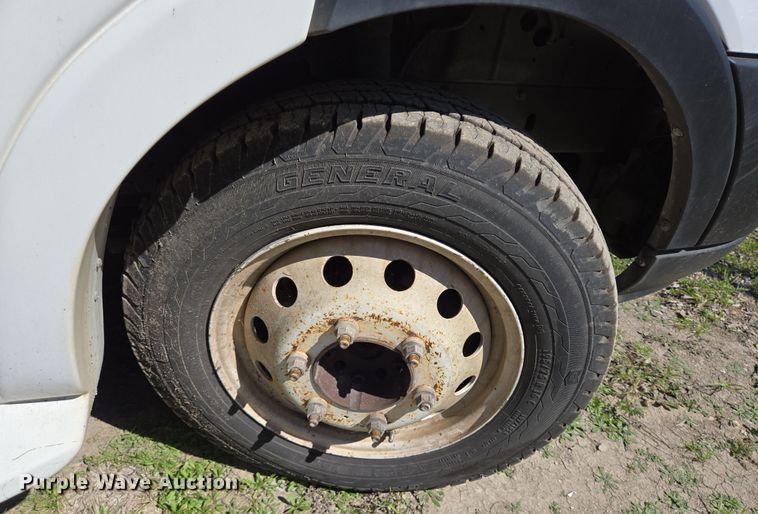 image for item NQ9197 2018 Ford Transit 350 shuttle bus