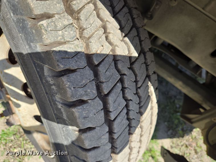 image for item NQ9197 2018 Ford Transit 350 shuttle bus