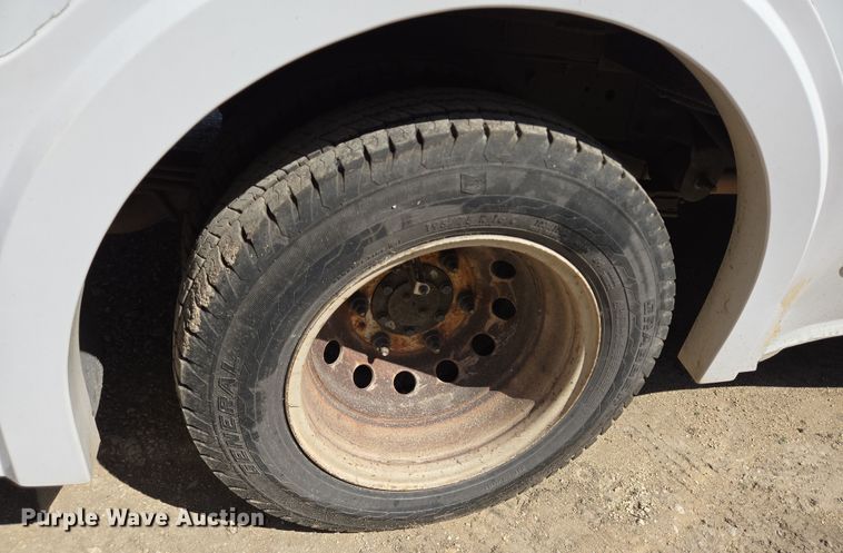 image for item NQ9197 2018 Ford Transit 350 shuttle bus