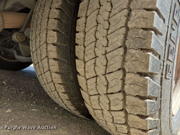 image for item NQ9197 2018 Ford Transit 350 shuttle bus