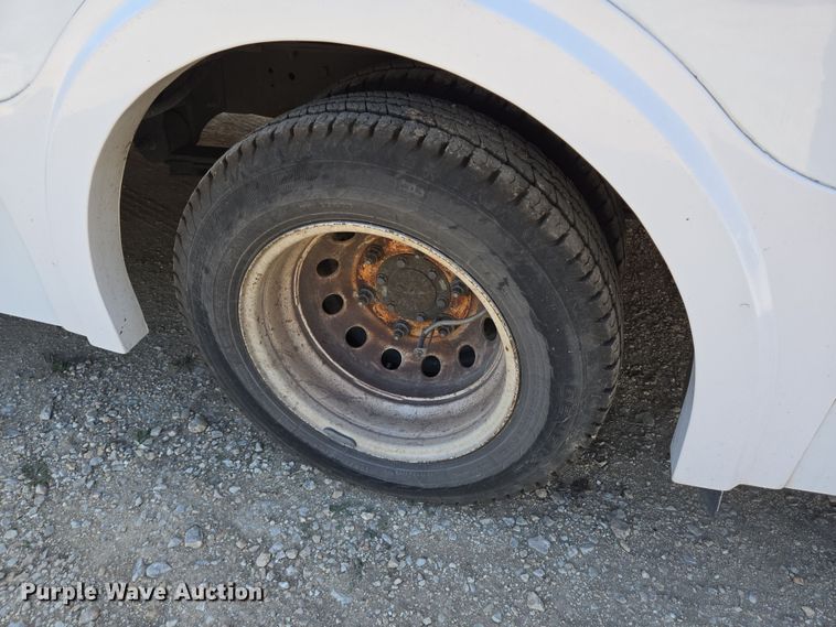 image for item NQ9197 2018 Ford Transit 350 shuttle bus