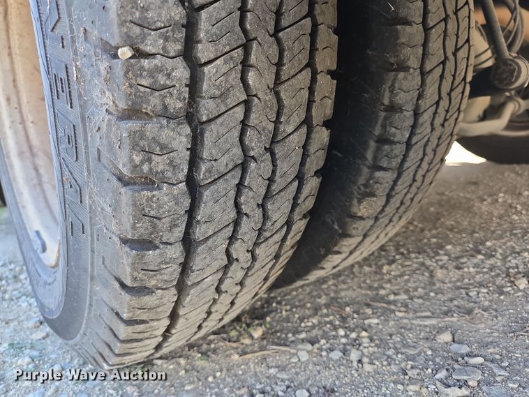 image for item NQ9197 2018 Ford Transit 350 shuttle bus