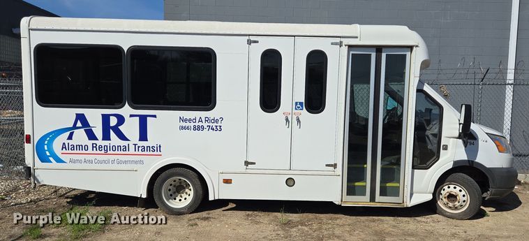 image for item NQ9198 2018 Glaval Ford Transit 350 shuttle bus