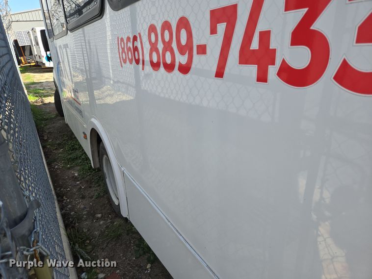 image for item NQ9198 2018 Glaval Ford Transit 350 shuttle bus