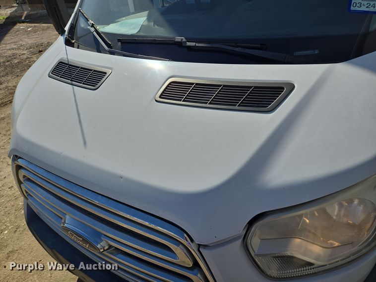 image for item NQ9198 2018 Glaval Ford Transit 350 shuttle bus