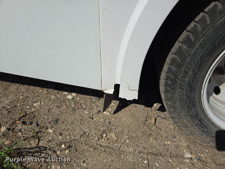 image for item NQ9198 2018 Glaval Ford Transit 350 shuttle bus