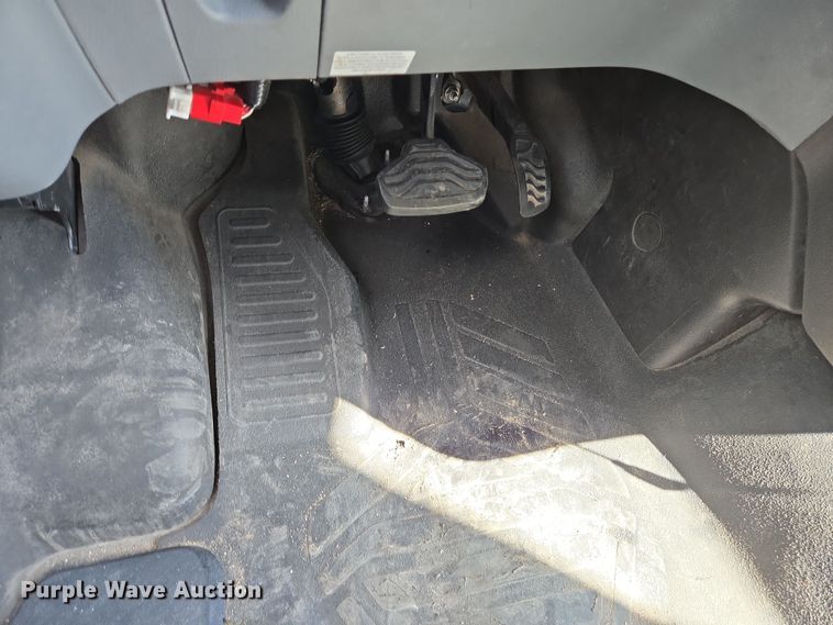 image for item NQ9198 2018 Glaval Ford Transit 350 shuttle bus