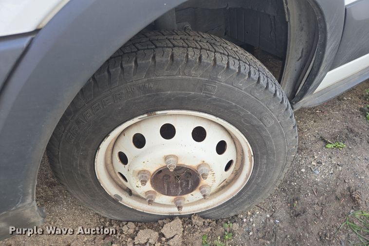 image for item NQ9198 2018 Glaval Ford Transit 350 shuttle bus