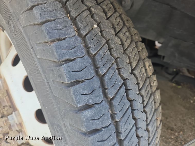 image for item NQ9198 2018 Glaval Ford Transit 350 shuttle bus