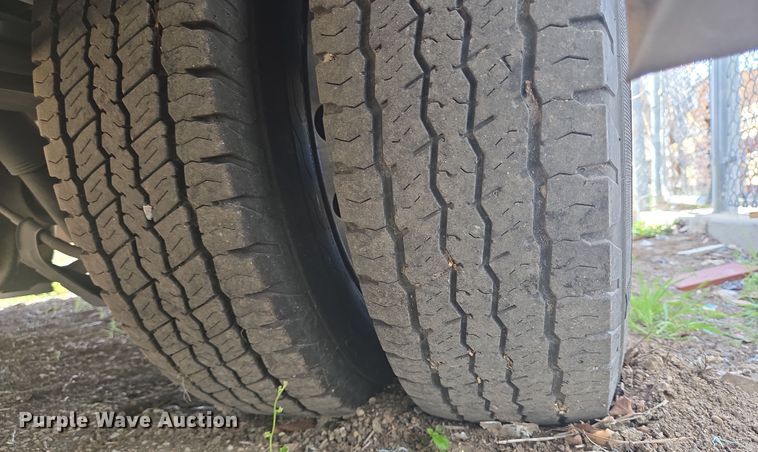 image for item NQ9198 2018 Glaval Ford Transit 350 shuttle bus