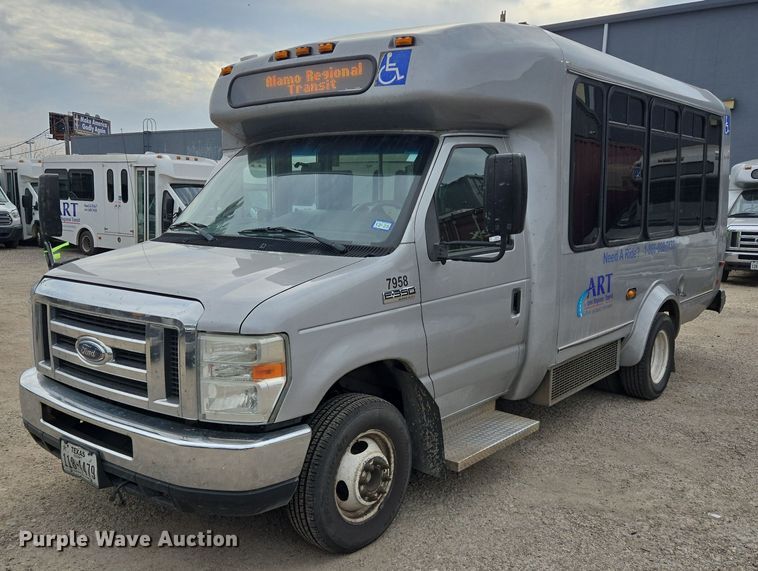 image for item NQ9200 2014 Eldorado Ford E350 shuttle bus