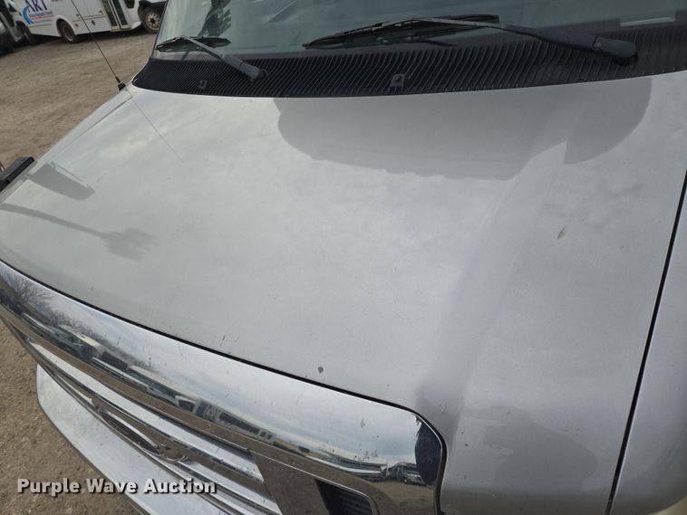 image for item NQ9200 2014 Eldorado Ford E350 shuttle bus