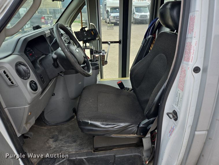 image for item NQ9200 2014 Eldorado Ford E350 shuttle bus