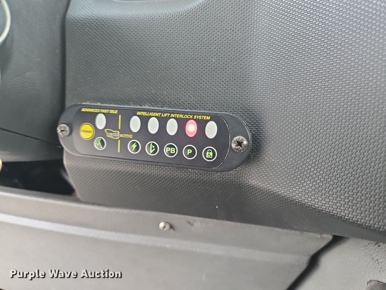 image for item NQ9200 2014 Eldorado Ford E350 shuttle bus