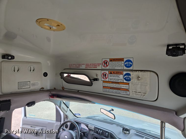 image for item NQ9200 2014 Eldorado Ford E350 shuttle bus