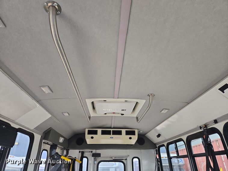 image for item NQ9200 2014 Eldorado Ford E350 shuttle bus