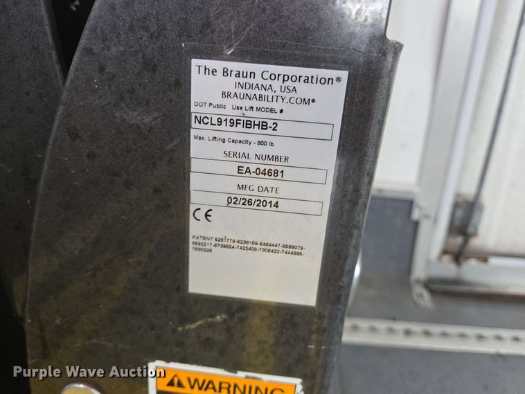 image for item NQ9200 2014 Eldorado Ford E350 shuttle bus