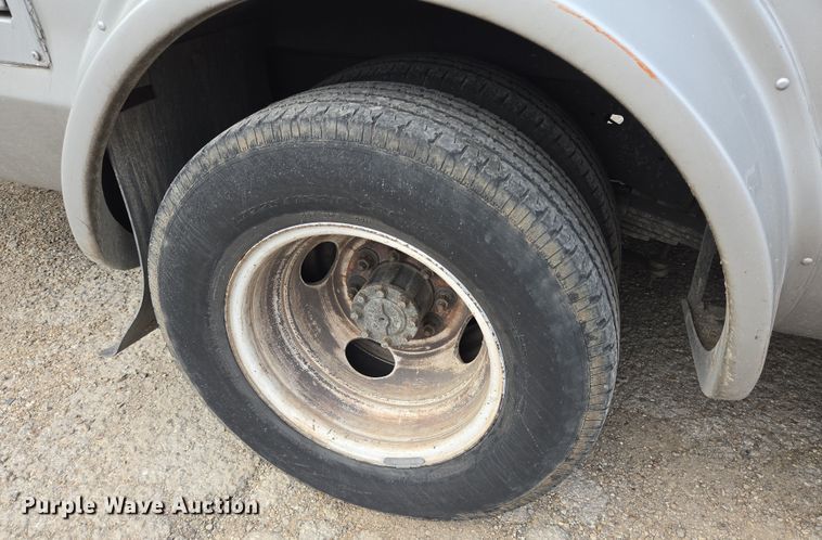 image for item NQ9200 2014 Eldorado Ford E350 shuttle bus