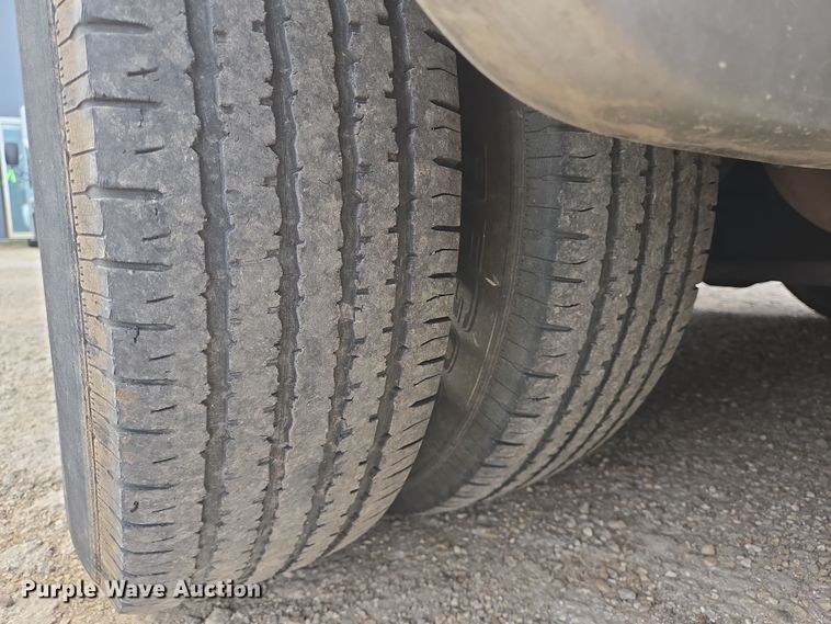 image for item NQ9200 2014 Eldorado Ford E350 shuttle bus