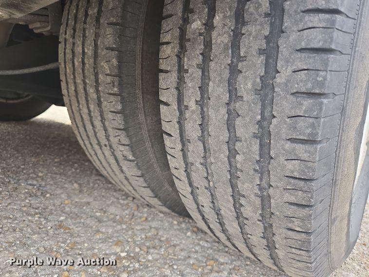 image for item NQ9200 2014 Eldorado Ford E350 shuttle bus