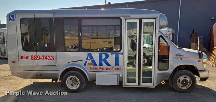 image for item NQ9201 2015 Eldorado Ford E350 Super Duty shuttle bus