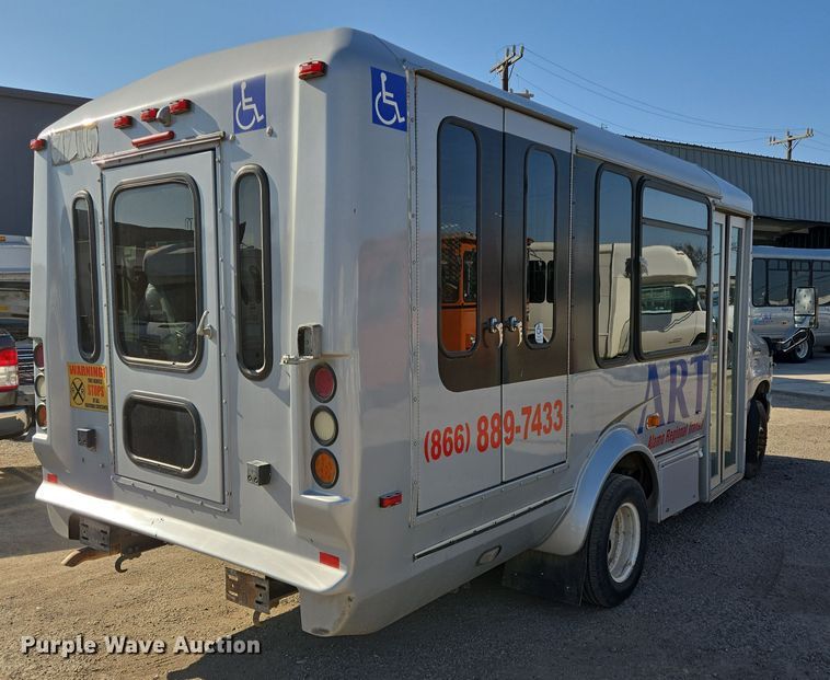image for item NQ9201 2015 Eldorado Ford E350 Super Duty shuttle bus